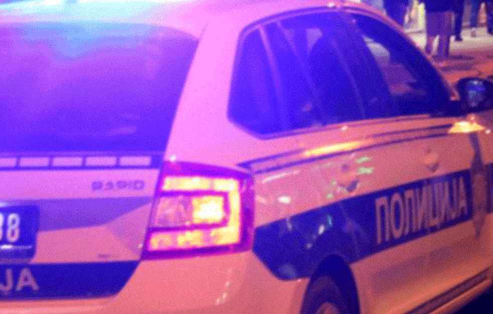 SAOBRAČAJKA U TEMERINU: Jedno vozilo prevrnuto: Hitna i policija na terenu