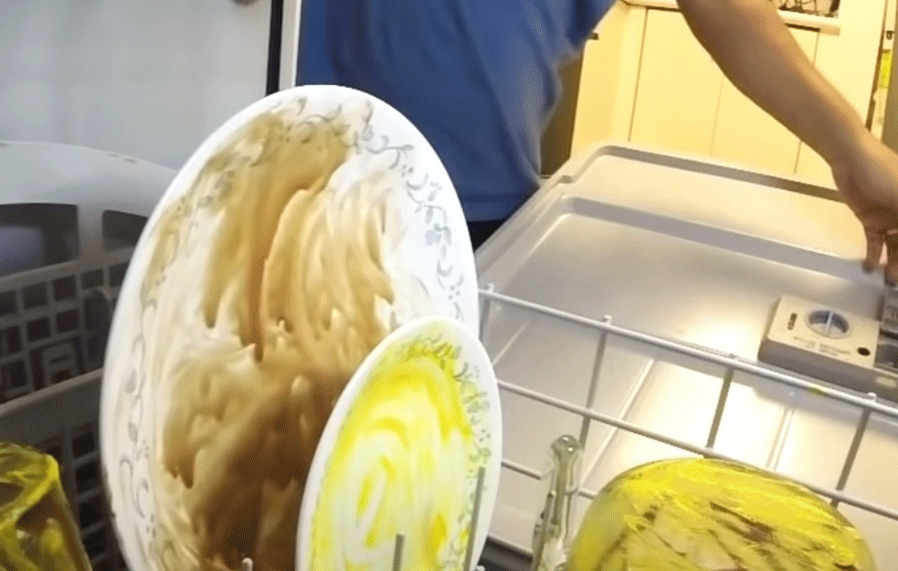 OVAJ VIDEO JE GLEDALO 15 MILIONA LJUDI: Pogledajte zašto! (VIDEO)