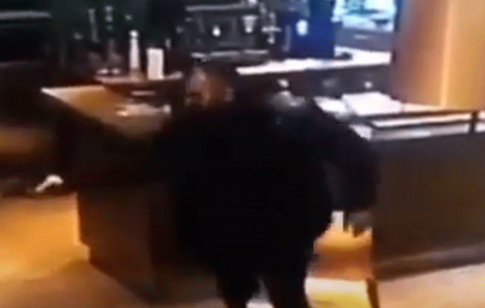 JEZIV <span style='color:red;'><b>SNIMAK UBISTVA</b></span> U VRANJU SABLAZNIO SRBIJU: Marjan je presudio Sari zbog PATOLOŠKE LJUBOMORE (UZNEMIRUJUĆI VIDEO)