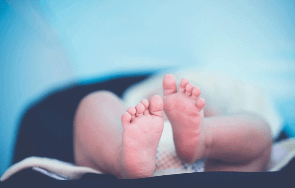 RODILO SE DETE SA ANTITELIMA: Prva beba ‘otporna’ na korona virus