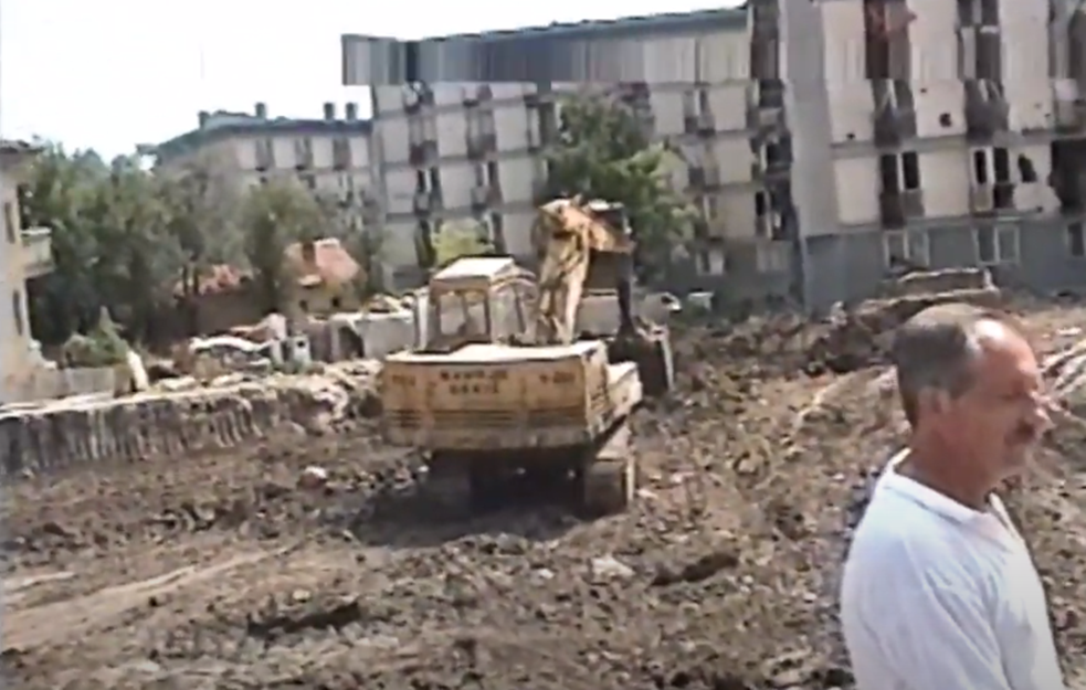 Pre 22 godine su NATO BOMBE Aleksinac ZAVILE U CRNO! Poginulo je 11 osoba, više od 700 objekata je UNIŠTENO (VIDEO) 
