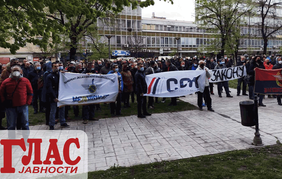 PROTEST RADNIKA 'ŽELEZNICA SRBIJE': PLATE ISPOD MINIMALCA, PREGOVORI SA PREDSTAVNICIMA VLADE (VIDEO)