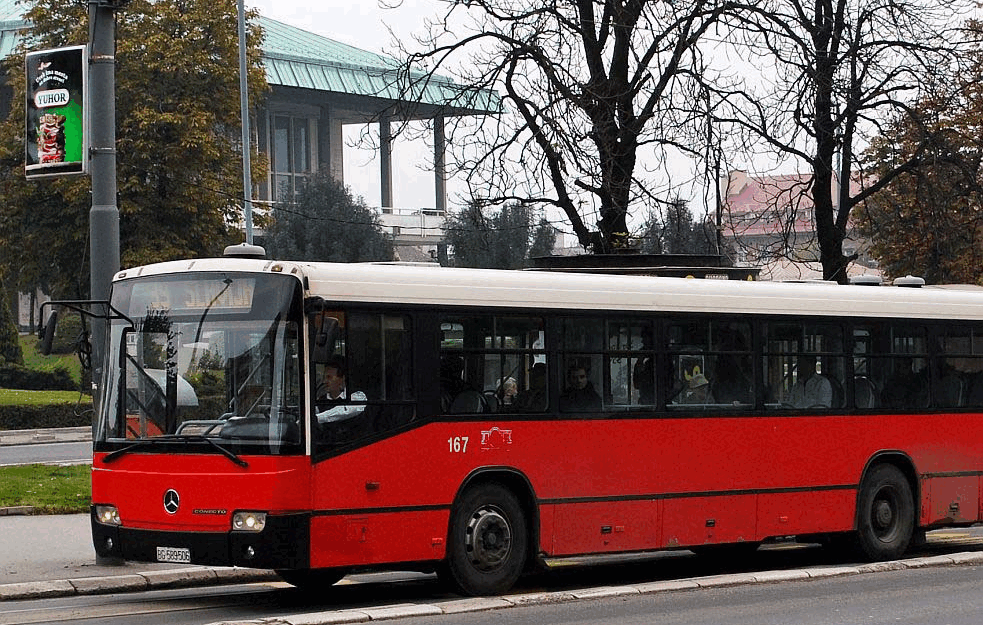 <span style='color:red;'><b>NAPADNUTE</b></span> KONTROLORKE U GSP-U! Jednoj oteo telefon, drugoj UVRTAO RUKE! 

