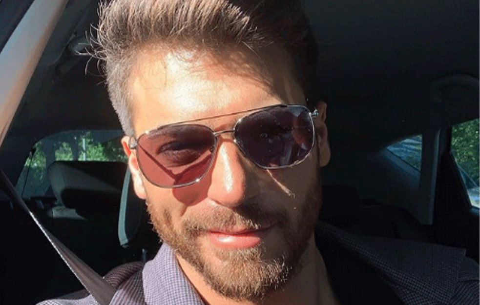 GDE GOD ON SE POJAVI UVEK ISTA PRIČA: <span style='color:red;'><b>Obožavateljke</b></span>, autogrami, histerija...Džan Jaman uživao u noćnom provodu Beograda, ali to nije sve! (FOTO)