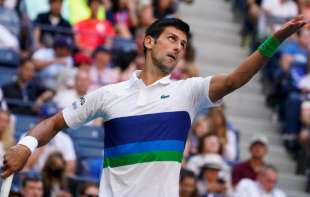 DOGOVORITE SE VIŠE! Nevakcinisani mogu u Australiju, teniserke dobile mejl, a Novak?!
