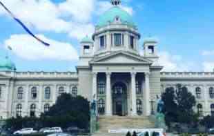 OTIMAJU NAM DEDOVINU: Ustanimo Srbi inače postajemo <span style='color:red;'><b>ROBOVI</b></span>