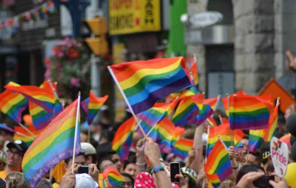 Kraj oštrim raspravama oko istopolnih brakova se ne nazire! Homoseksualizam - od lomače do svadbe