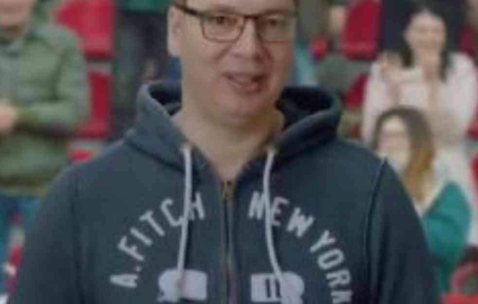POGLEDAJTE SEMAFOR! Novi spot Vučića sa navijačima (VIDEO)