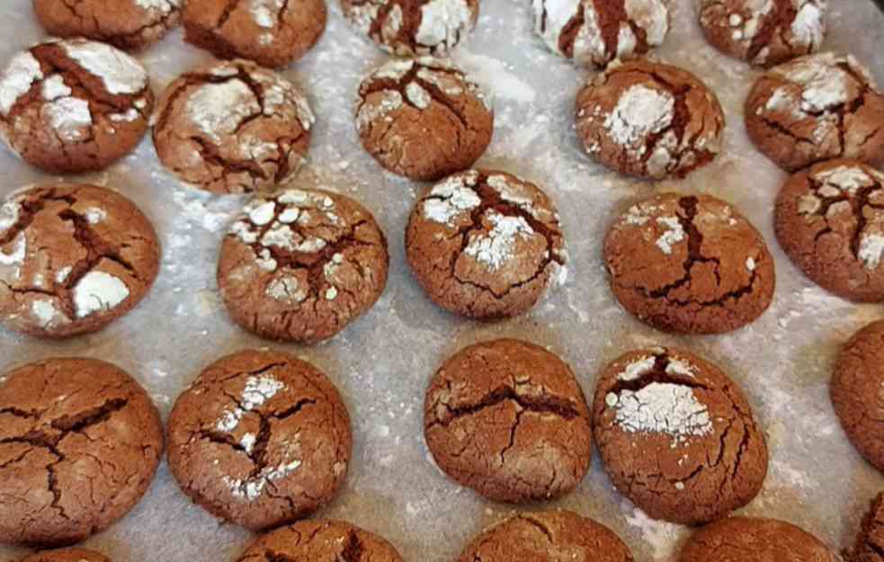 SA RUMOM, KOKOSOM I ČOKOLADOM ILI ČIME GOD DA POŽELITE: Domaći keksići bolji od kupovnih (RECEPT)