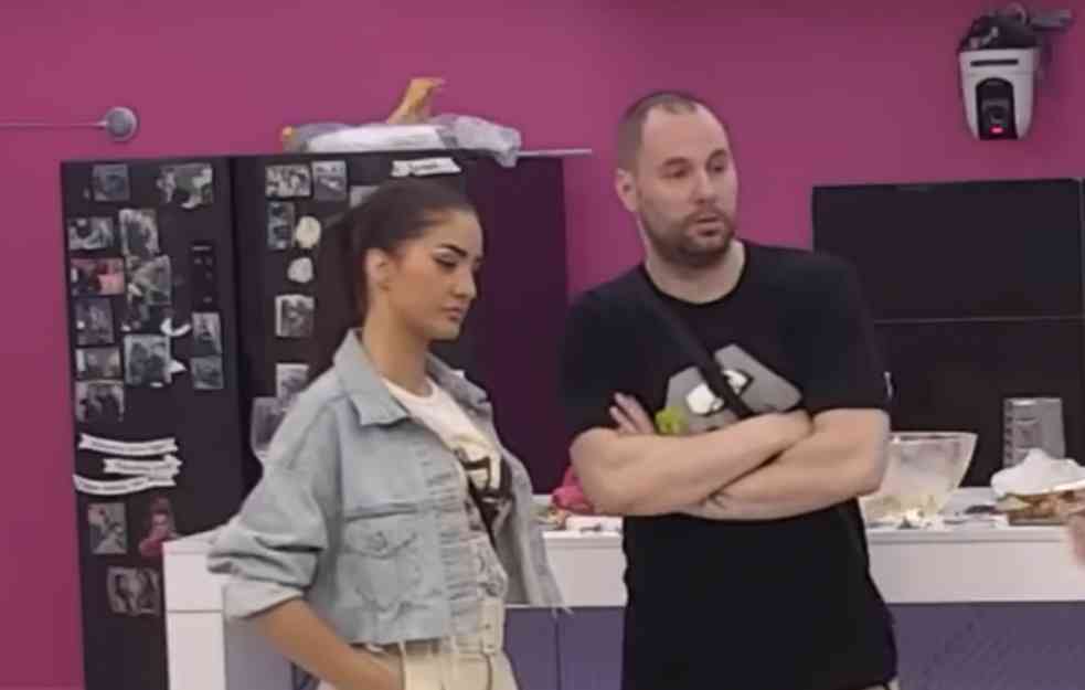 ANĐELA POBACILA ZVEZDANOVU BEBU? Pre raskida je izgubila on nije ni znao