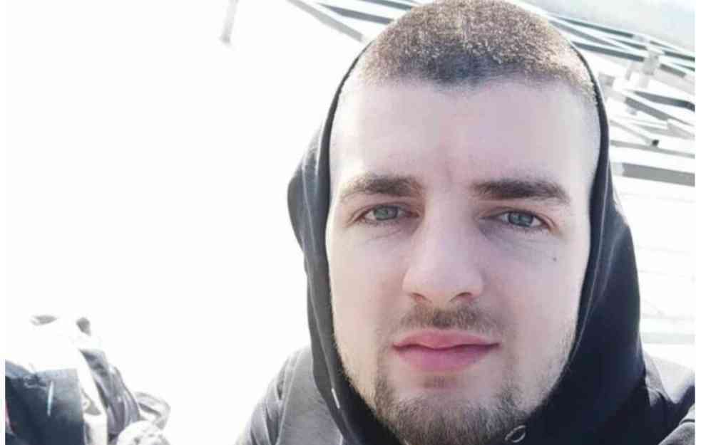 MILADIN (28) KOLIMA ULETEO U DVORIŠTE I POGINUO: Jeziva nesreća u Žabarima kod Topole