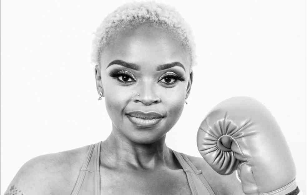 Unuka Nelsona Mandele, Zoleka Mendela preminula u 43. godini