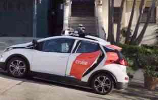 Loše vesti za <span style='color:red;'><b>Dženeral motors</b></span>: Obustavljen rad robotskih taksija
