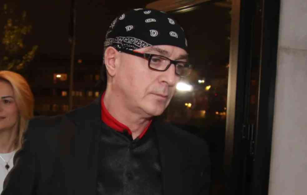 IMA ČETIRI KUĆE OD PO 450 KVADRATA, izgradio i most! Oliver Mandić napustio Beograd i živi na Tari: 