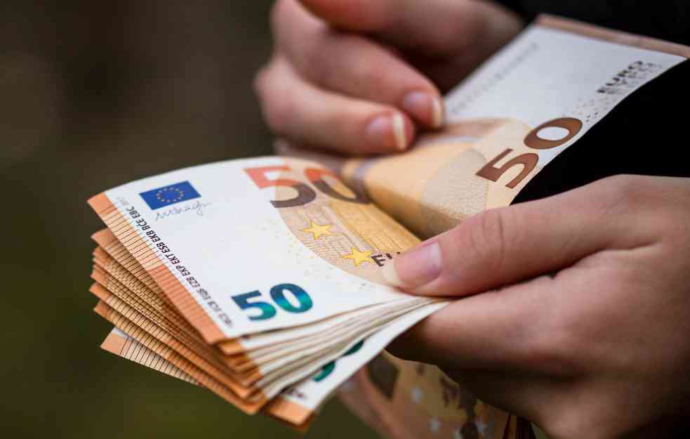 Srednji kurs dinara prema evru za danas