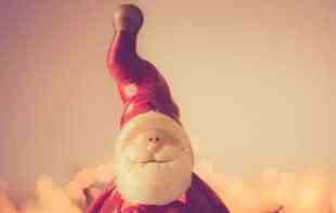 UŽAS U NEMAČKOJ: Pijani Deda Mraz sleteo s puta dok je nosio poklone