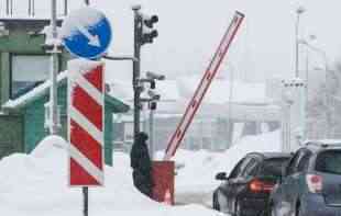 Haos na granici sa BiH: Mladić (22) polomio rampu u begu od policije, pa se zakucao u blokadu