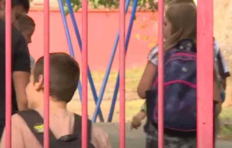 NOVE MERE U SRPSKIM ŠKOLAMA! SUSPENZIJA ĐAKA OD 5 DO 20 DANA: Evo kako to izgleda u praksi 