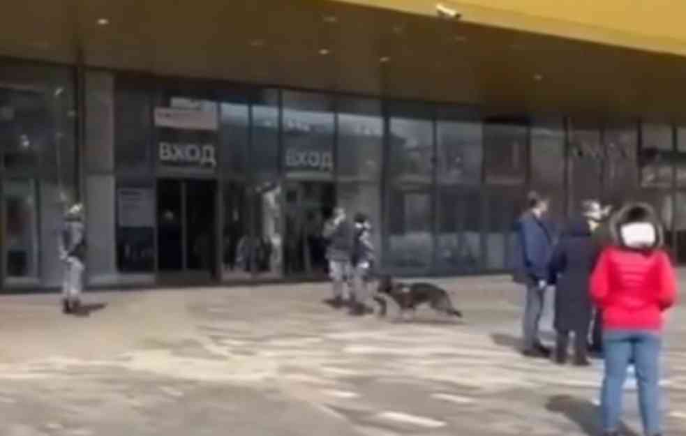 EVAKUISAN TRŽNI CENTAR: Panika u Moskvi, još jedna anonimna dojava o BOMBI (VIDEO)