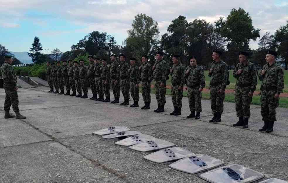 GRAĐANIMA SRBIJE MASOVNO STIŽU POZIVI ZA VOJSKU: Evo kolike su KAZNE za neodazivanje