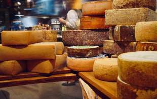 Prvi muzej sira otvara se u Parizu: Posetioci će imati prilike da prisustvuju procesu pravljenja