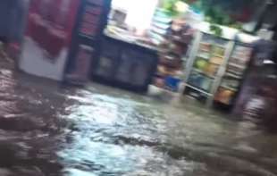 <span style='color:red;'><b>BUJANOVAC</b></span> POD VODOM! ULAZI U ZGRADE I PRODAVNICE POTOPLJENI! (VIDEO)