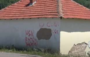 ZLIKOVAČKI ČIN: Na kući porodice Đurković ispisani <span style='color:red;'><b>grafit</b></span>i 