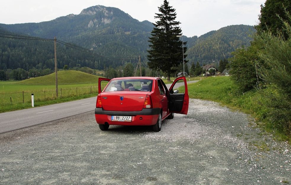 Roboti menjaju radnike: Dacia „primorana“ na dobrovoljno <span style='color:red;'><b>otpuštanje</b></span>
