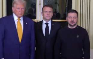 Otvorena obnovljena <span style='color:red;'><b>katedrala</b></span> Notr-Dam: Glavne zvezde svečanosti Makron, Tramp i Zelenski (VIDEO)