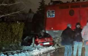 UŽAS kod Smedereva! <span style='color:red;'><b>Voz udario u auto</b></span>mobil