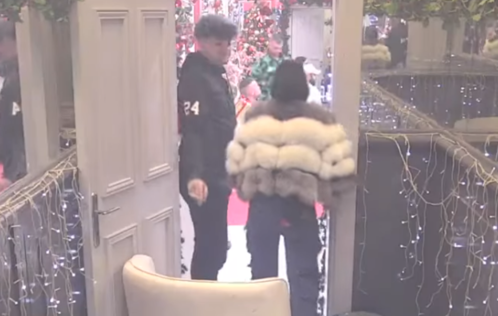 Terzi laknulo, pa počeo da muva devojke po Eliti, svi šokirani! (VIDEO)