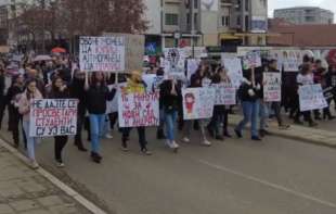 Danas pro<span style='color:red;'><b>test</b></span> „Fakulteti na raskrsnici“ ispred Vlade: Početak u 11.52, istaknuta tri ključna zahteva