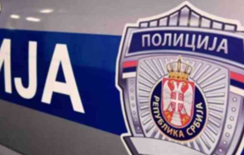 <span style='color:red;'><b>Stravična nesreća</b></span> kod Kaća! Kolima ubio pešaka i pobegao (FOTO)