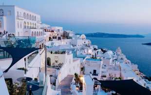 Santorini na ivici: Potresi ne prestaju, <span style='color:red;'><b>evakuacija</b></span> u pripravnosti zbog mogućeg vulkanskog izbijanja