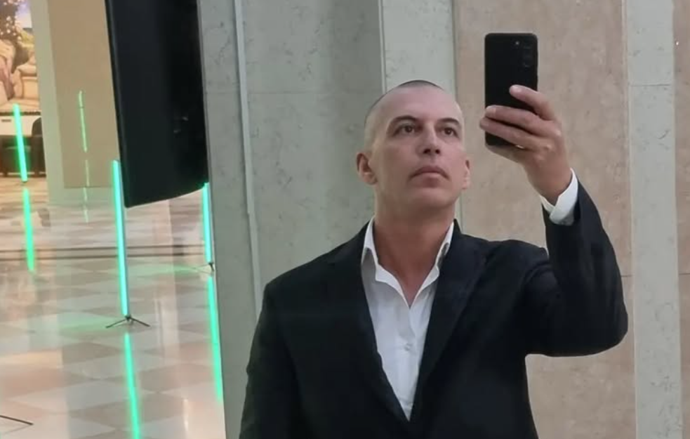  Topalko ispričao detalje sukoba sa Vučićem posle kog su mu zabranili nastupe: „Vozio sam se 4 sata, došao dan pre, a onda mi je pala klapna“