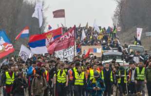 Rukavica u lice režimu: <span style='color:red;'><b>Plenum</b></span> studenata iz Niša traži ekspertsku vladu, sledi glasanje po fakultetima