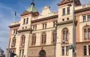Ćutke i sramno Vučić rasprodaje srpsku istoriju: <span style='color:red;'><b>Kasarna</b></span> VII puka, od spomenika kulture do Trampovog hotela