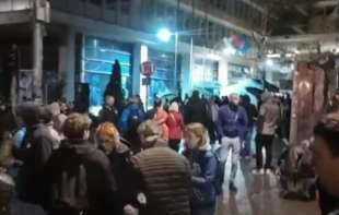 <span style='color:red;'><b>Blokada RTS-a</b></span>: Zatvoreni svi ulazi, blokirane tri ulice