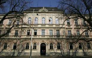 Zemunska gimnazija u blokadi: Đaci obustavili nastavu dok se zahtevi sa <span style='color:red;'><b>plenum</b></span>a ne ispune