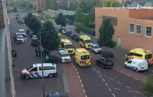 Krvavi napad nožem u Holandiji: Više povređenih, među njima i <span style='color:red;'><b>policajac</b></span>