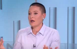 Progon zbog Vučićevog <span style='color:red;'><b>kum</b></span>a se nastavlja: Major policije Katarina Petrović ponovo kažnjena