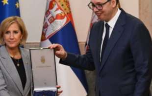 Vučić uručio <span style='color:red;'><b>orden</b></span> američkoj kongresmenki: Razvoj dobrih odnosa sa SAD jedan od prioriteta Srbije