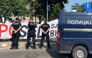 Policija čuva Sava centar: Počinje sastanak o EXPO-u, studenti pro<span style='color:red;'><b>test</b></span>uju i pozivaju građane