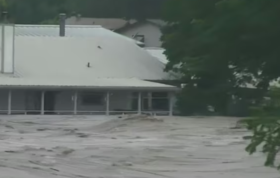 Poplave u Teksasu i oluje u Nju Džersiju odnose živote