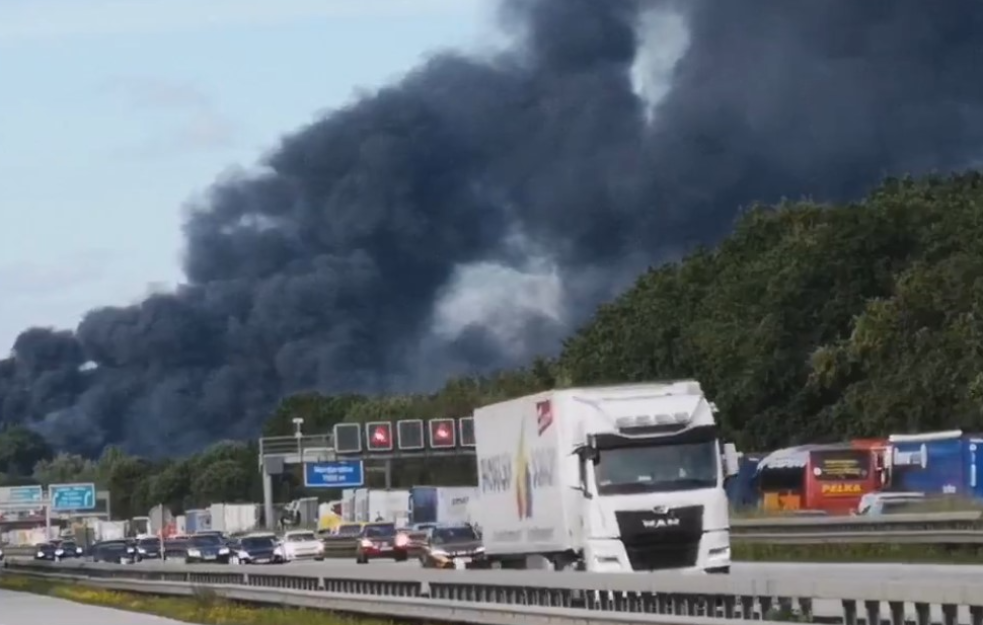 Broje se žrtve stravične nesreće: Više mrtvih u eksploziji u skladištu u Hamburgu, u blokadi auto-put A1 (VIDEO)