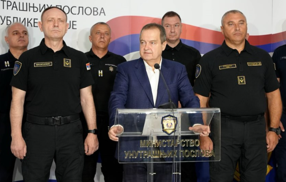 Dačić: O bezbednosti dece u školama brine 1.900 policajaca