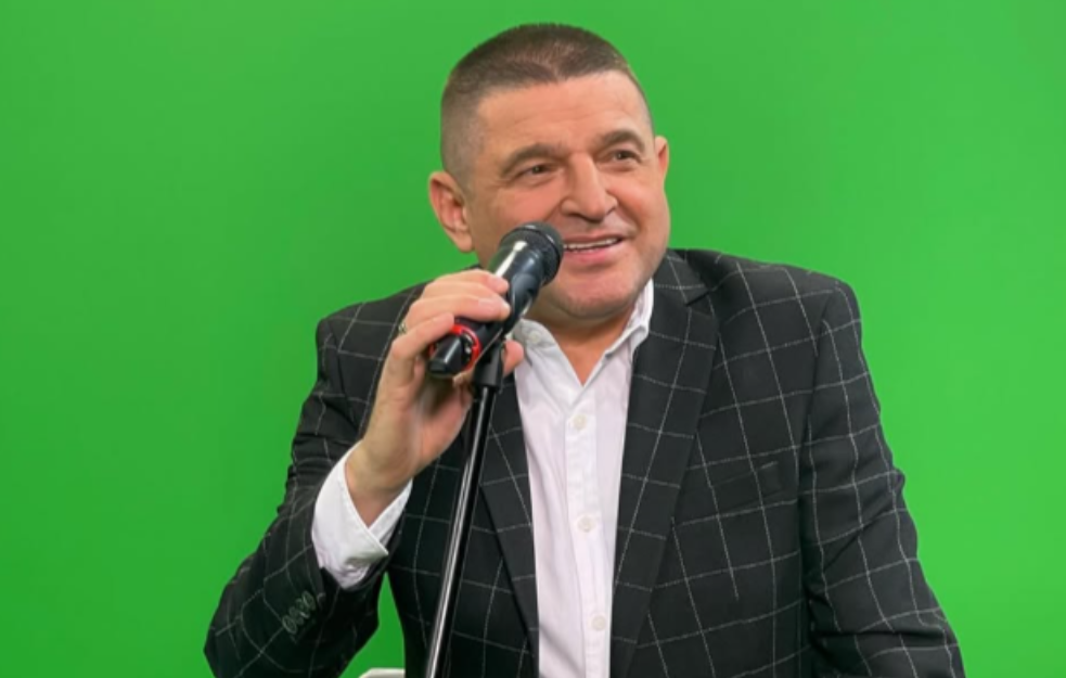 Pevač ima dva braka i šestoro dece, iznenadiće vas koliko mu najstarija ćerka puni godina