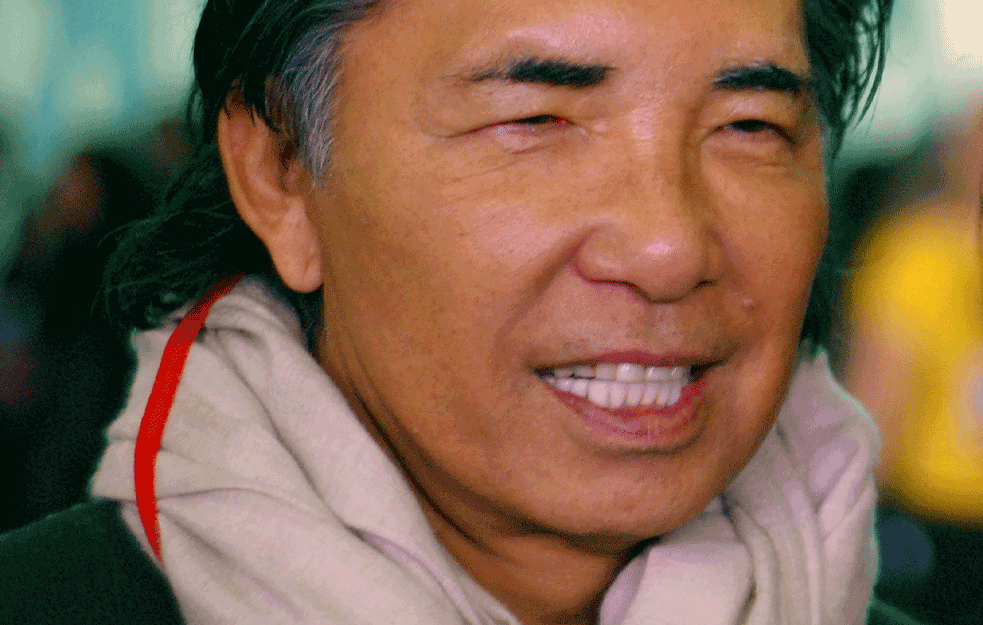 ODLAZAK MODNOG REVOLUCIONARA: Kako je <span style='color:red;'><b>KENZO TAKADA</b></span> promenio svet mode