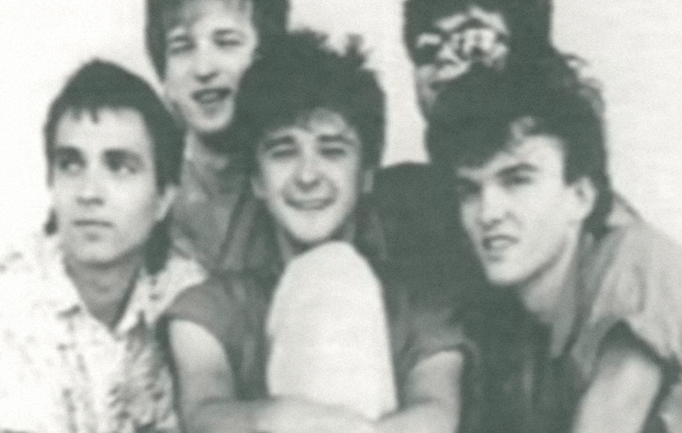 Žurili su na koncert i nisu znali da su im DRUGOVI NASTRADALI: 34 godine od POGIBIJE članova benda CRVENA JABUKA