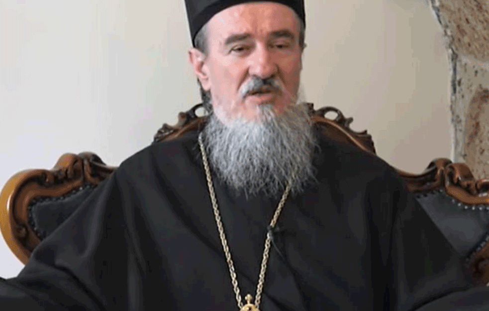 JOŠ JEDAN SLUČAJ KORONE U SPC: Vladika ATANASIJE <span style='color:red;'><b>RAKITA</b></span> zaražen kovidom!